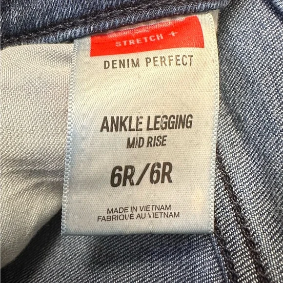 Express Denim Perfect Mid Rise Ankle Legging Jeans Size 6R Dark Wash Raw Hem - Picture 5 of 7